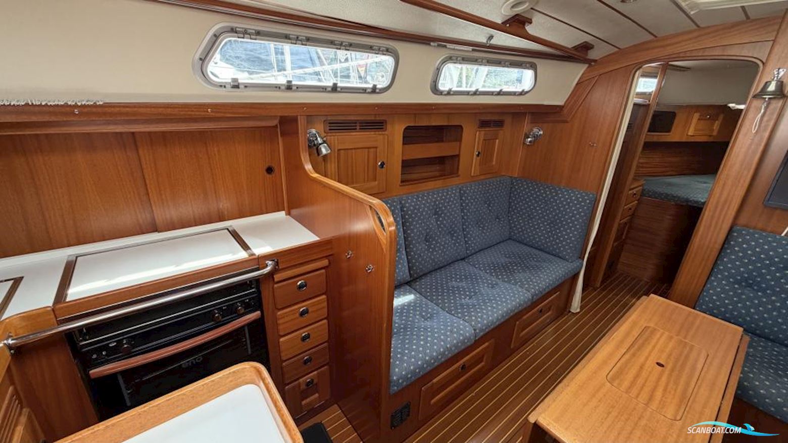 Hallberg-Rassy 37