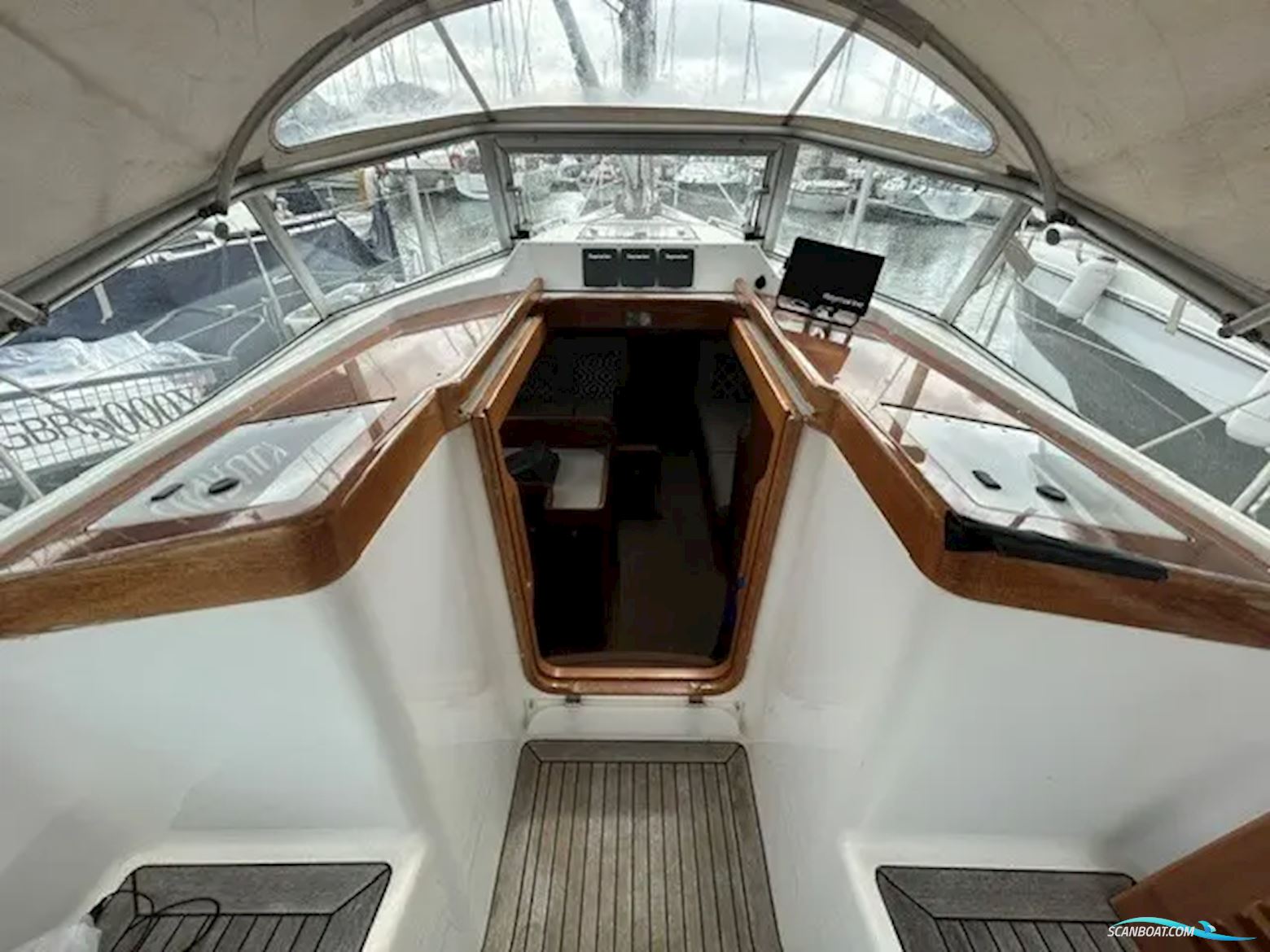Hallberg-Rassy 372