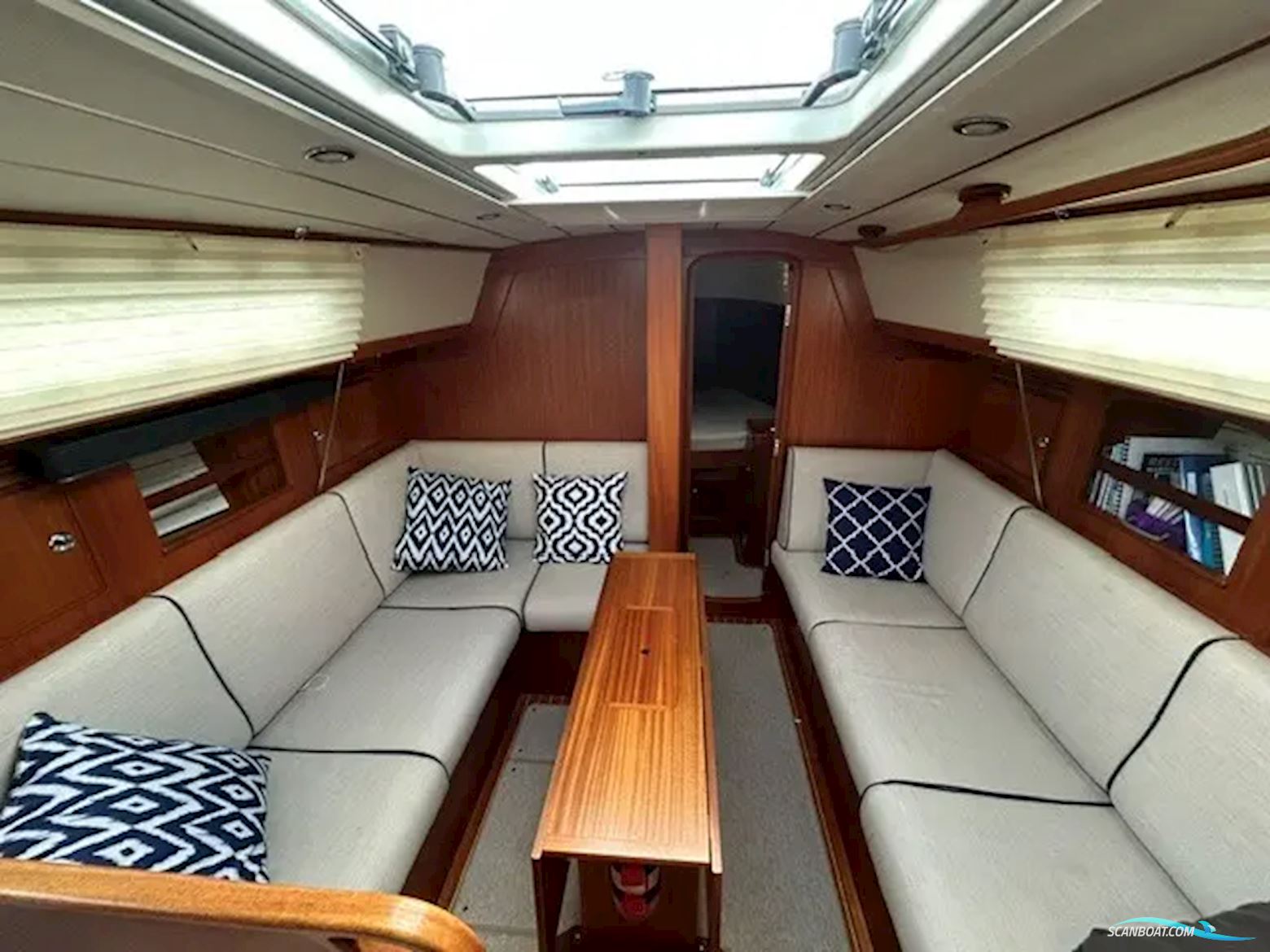 Hallberg-Rassy 372