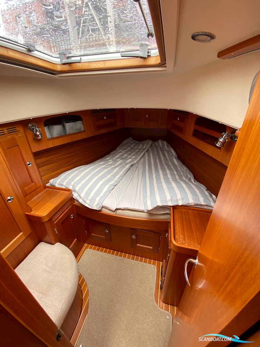 Hallberg-Rassy 372