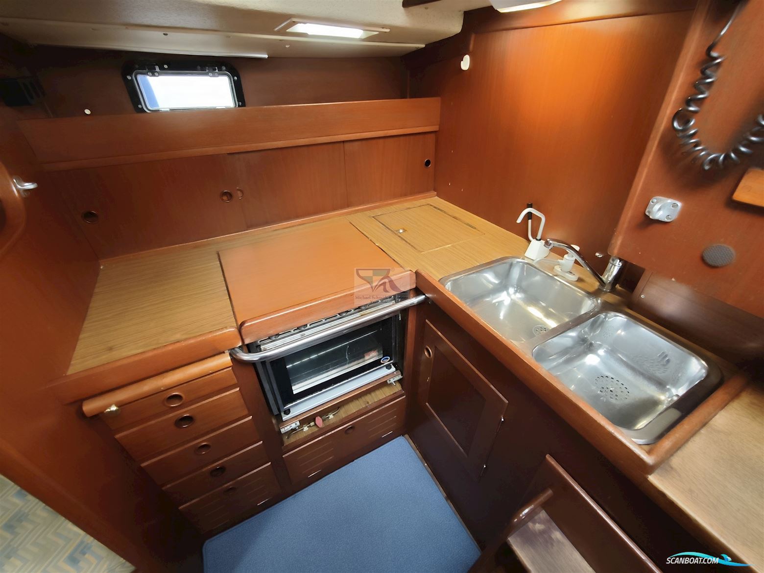 Hallberg Rassy 38