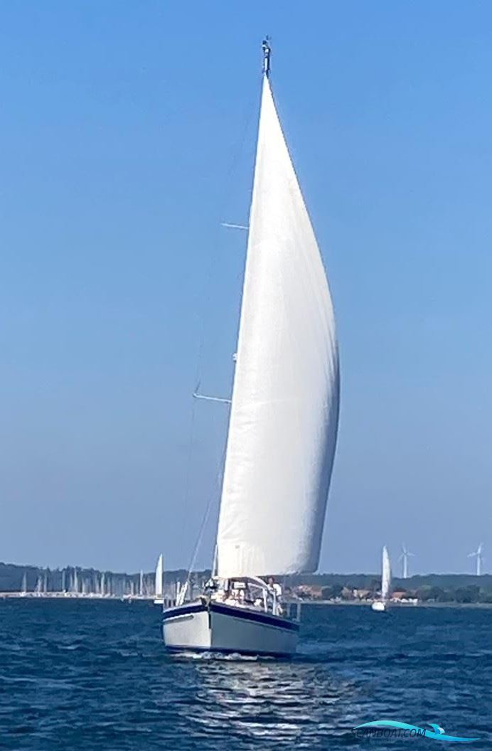 Hallberg Rassy 39