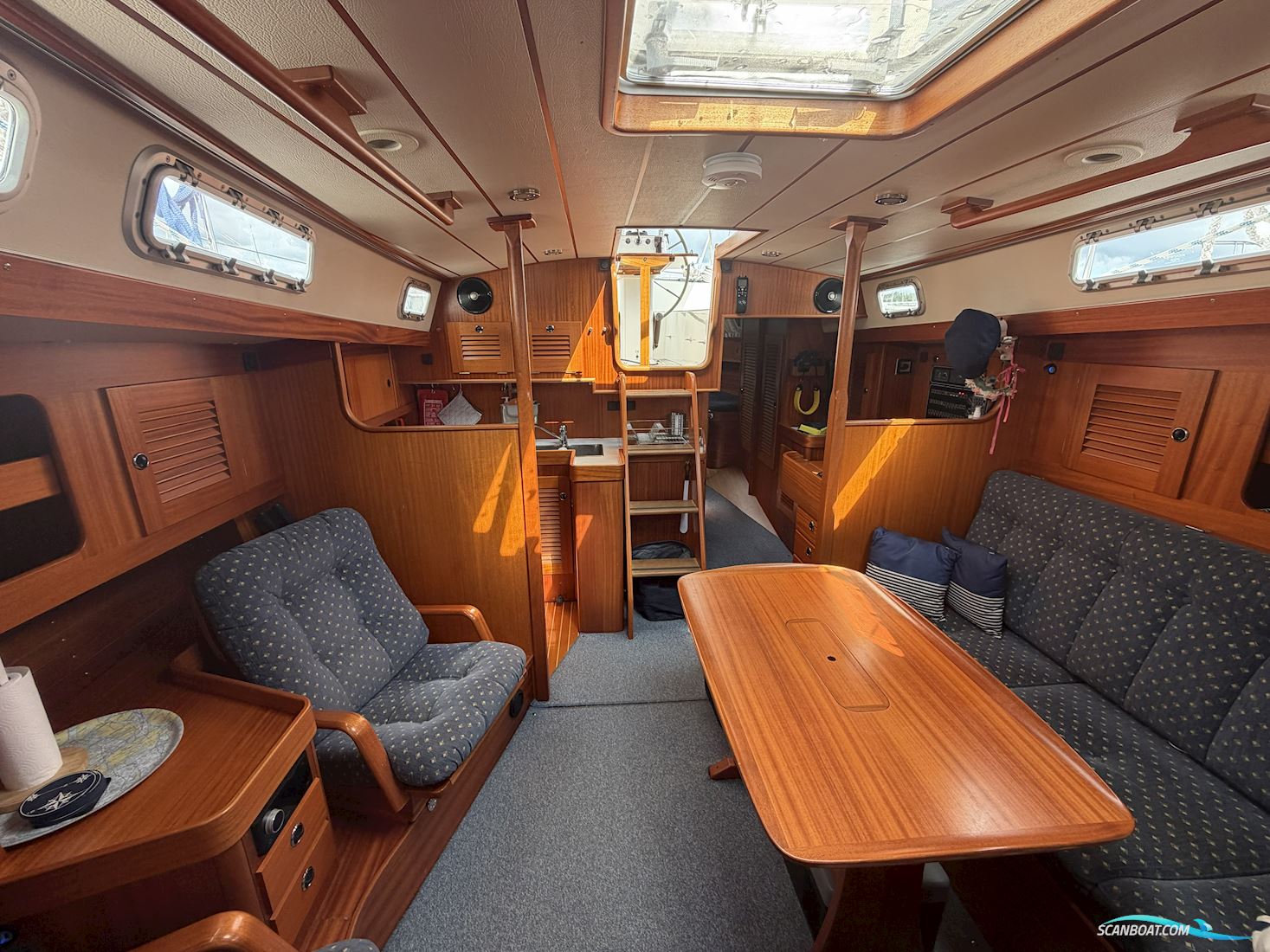 Hallberg-Rassy 39