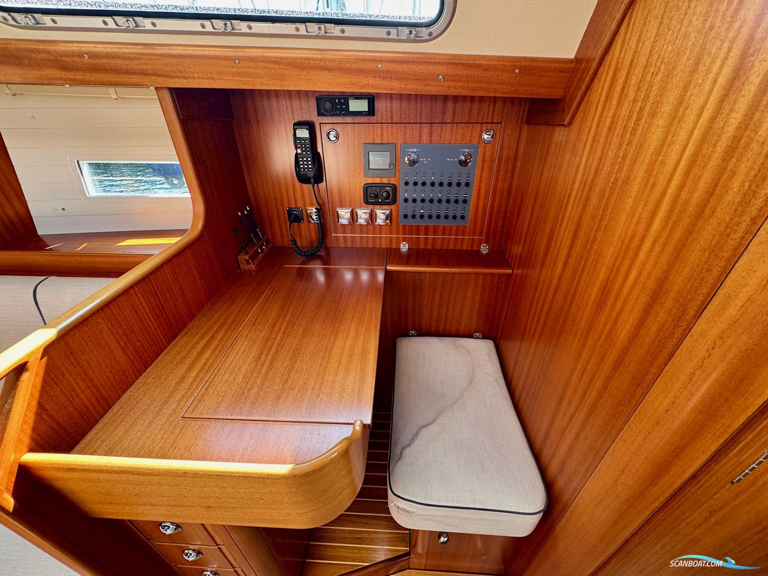Hallberg-Rassy 412