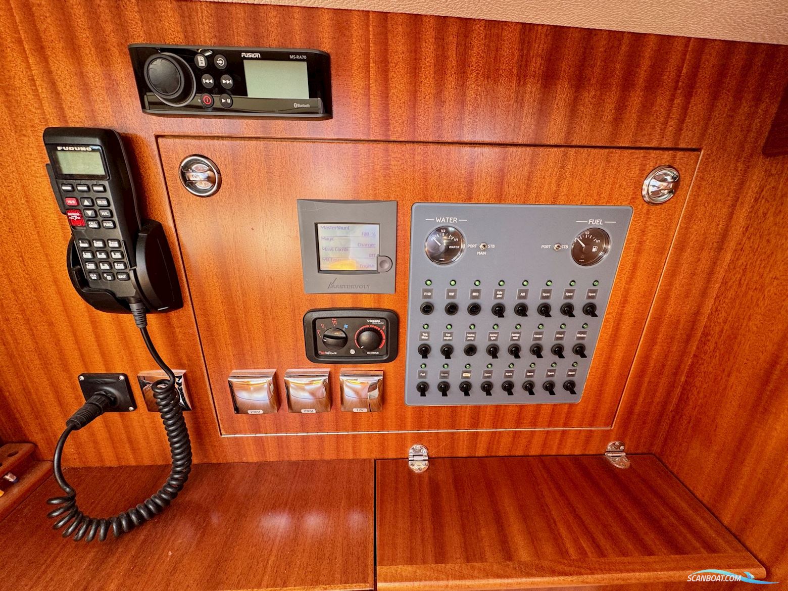 Hallberg-Rassy 412