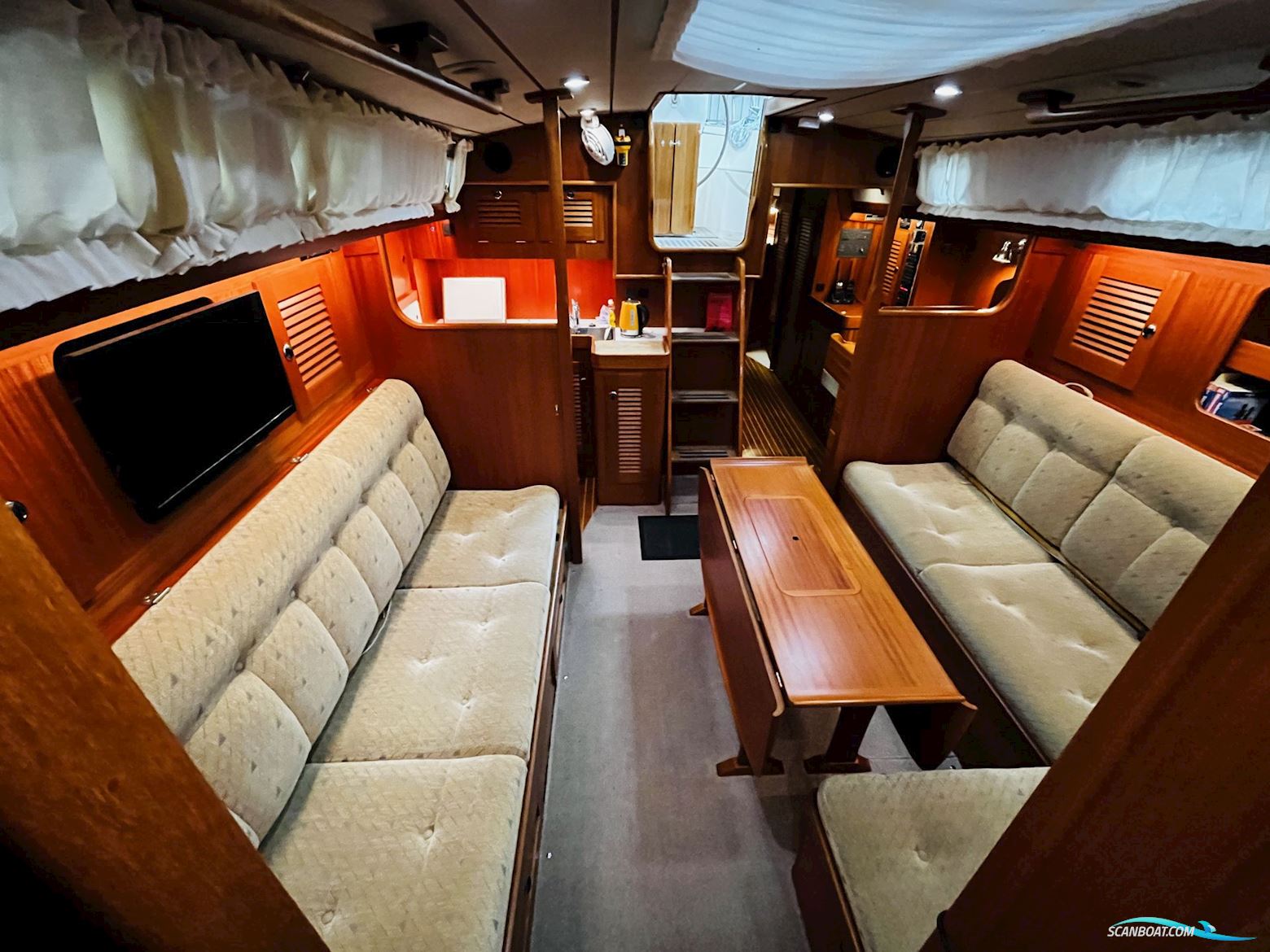 Hallberg-Rassy 42 F MkII