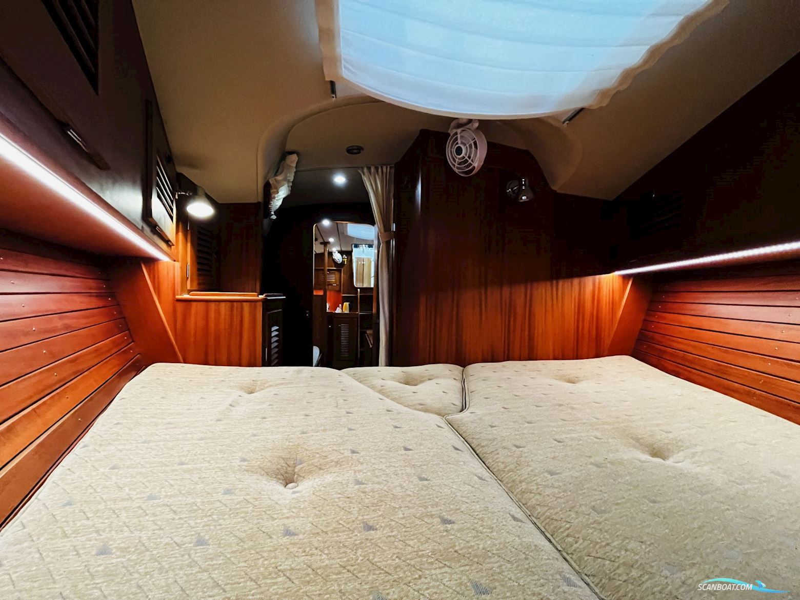 Hallberg-Rassy 42 F MkII