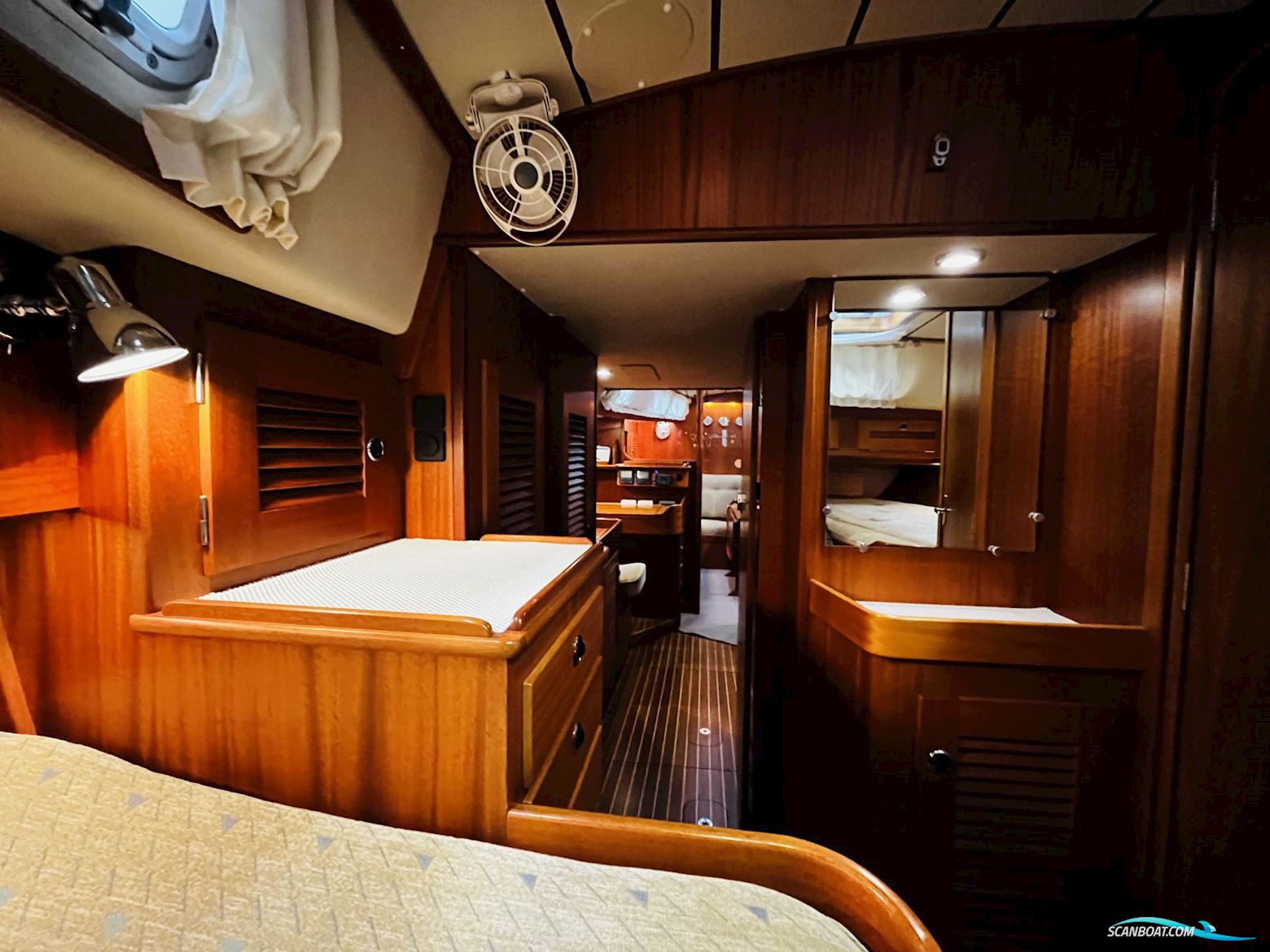 Hallberg-Rassy 42 F MkII