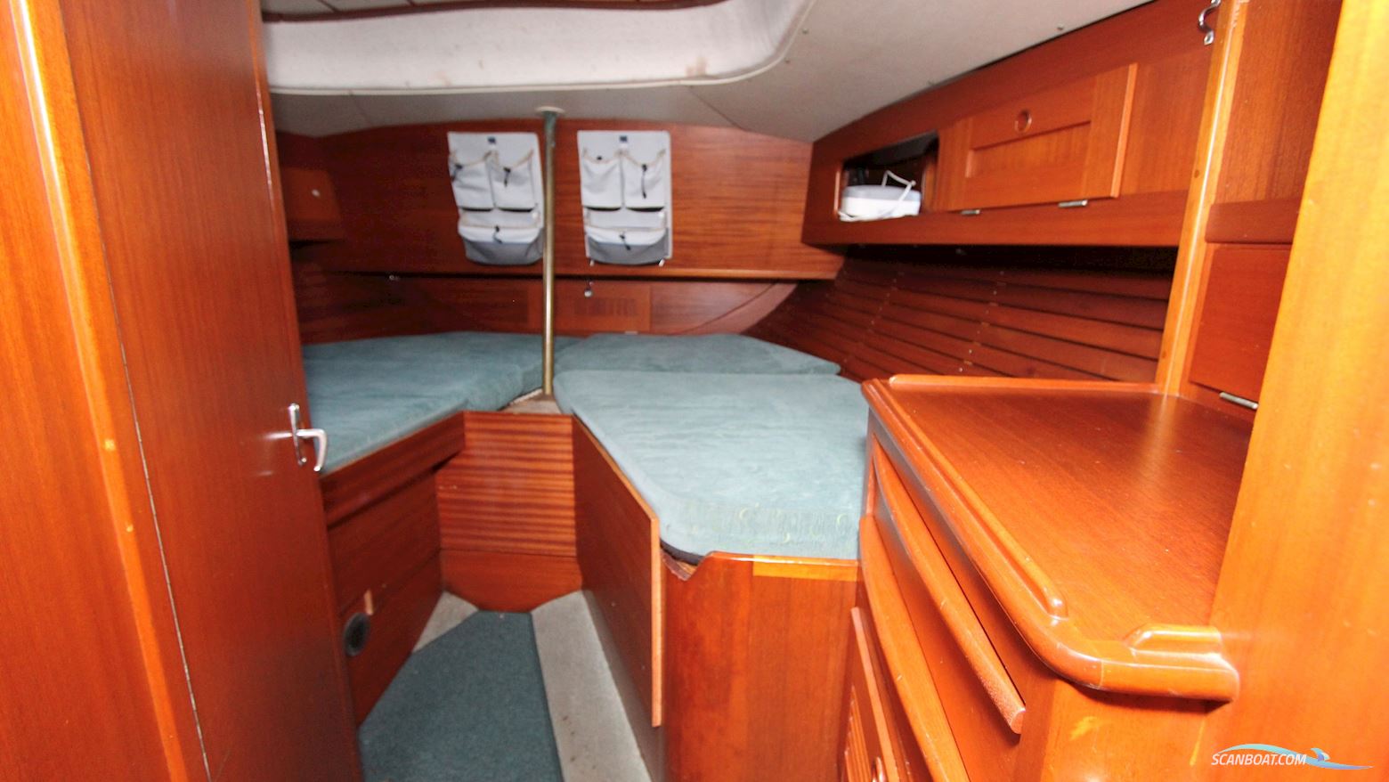 Hallberg-Rassy 42 Ketch