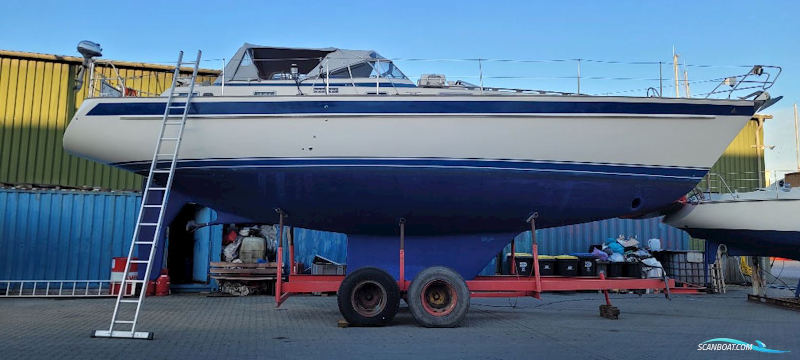 Hallberg-Rassy 42