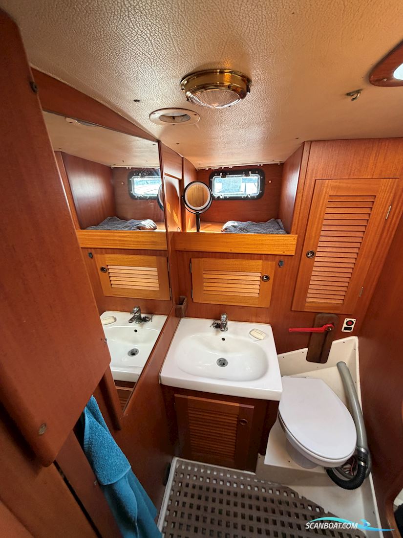 Hallberg-Rassy 42