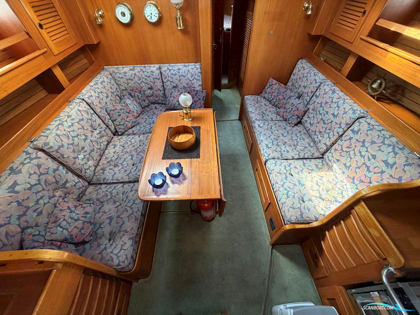 Hallberg-Rassy 42