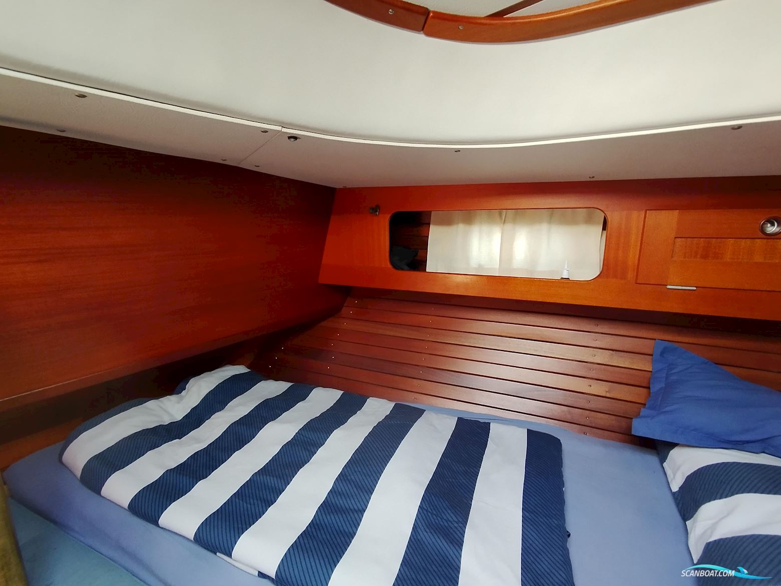 Hallberg-Rassy 42E