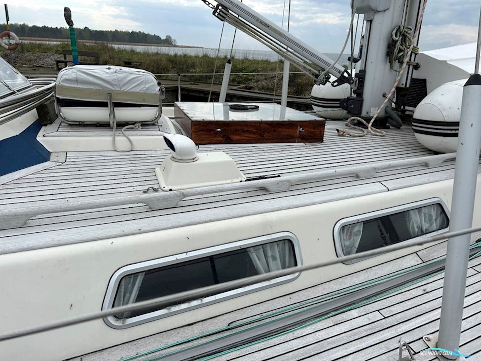 Hallberg-Rassy 42F Mk II