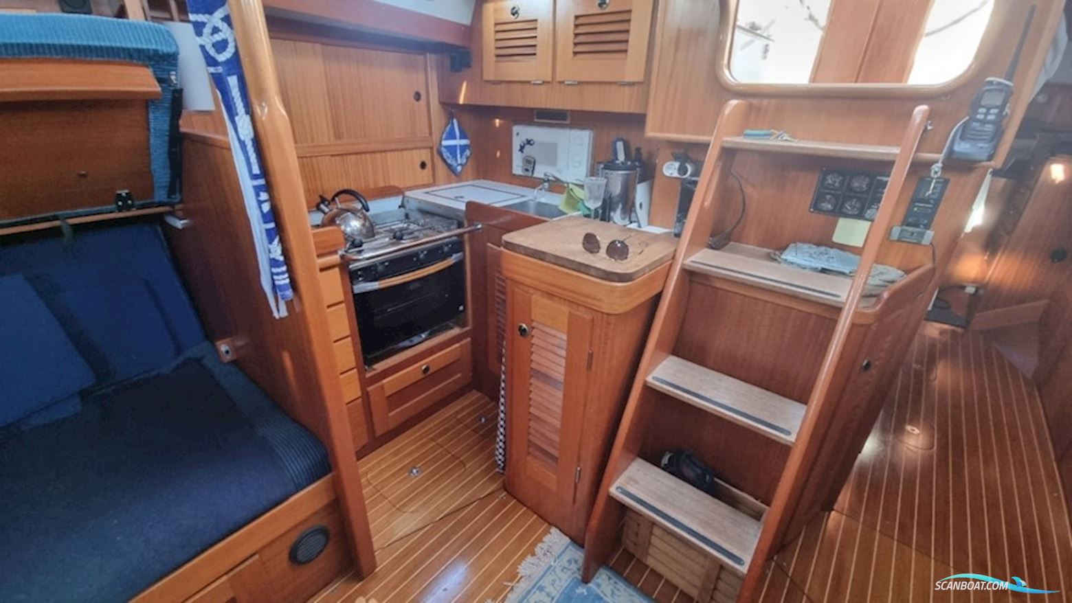 Hallberg-Rassy 42F Mk II