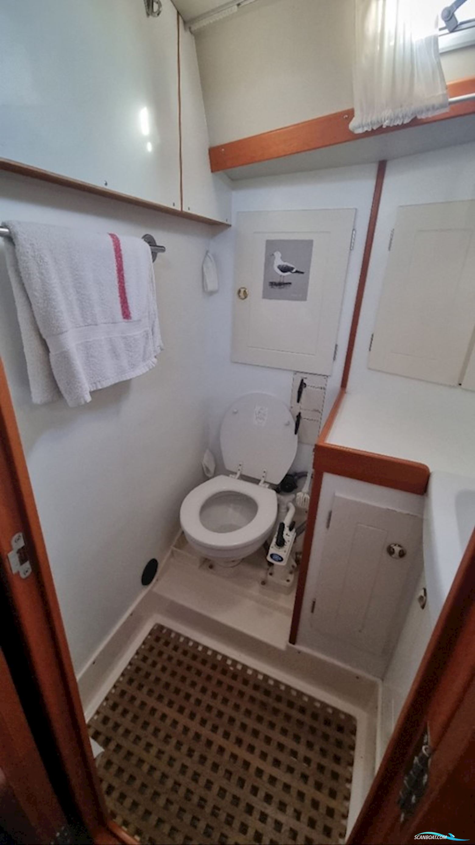 Hallberg-Rassy 42F Mk II