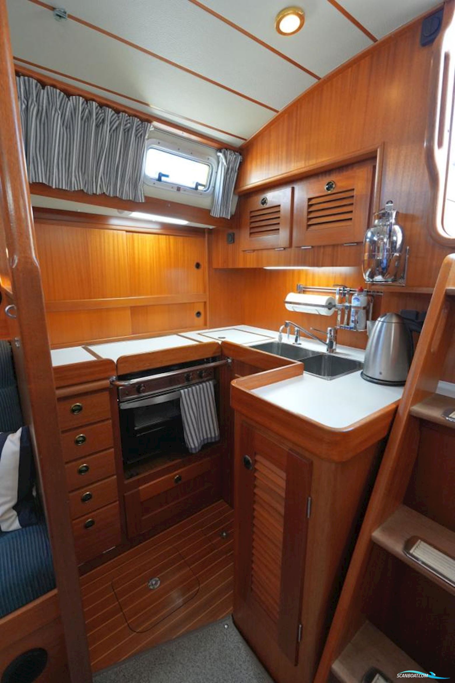 Hallberg-rassy 42F MK II