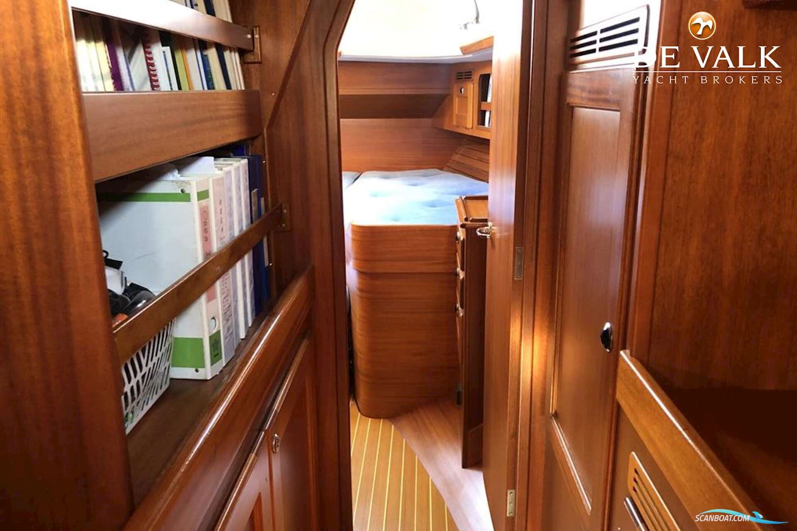 Hallberg Rassy 43 MK I