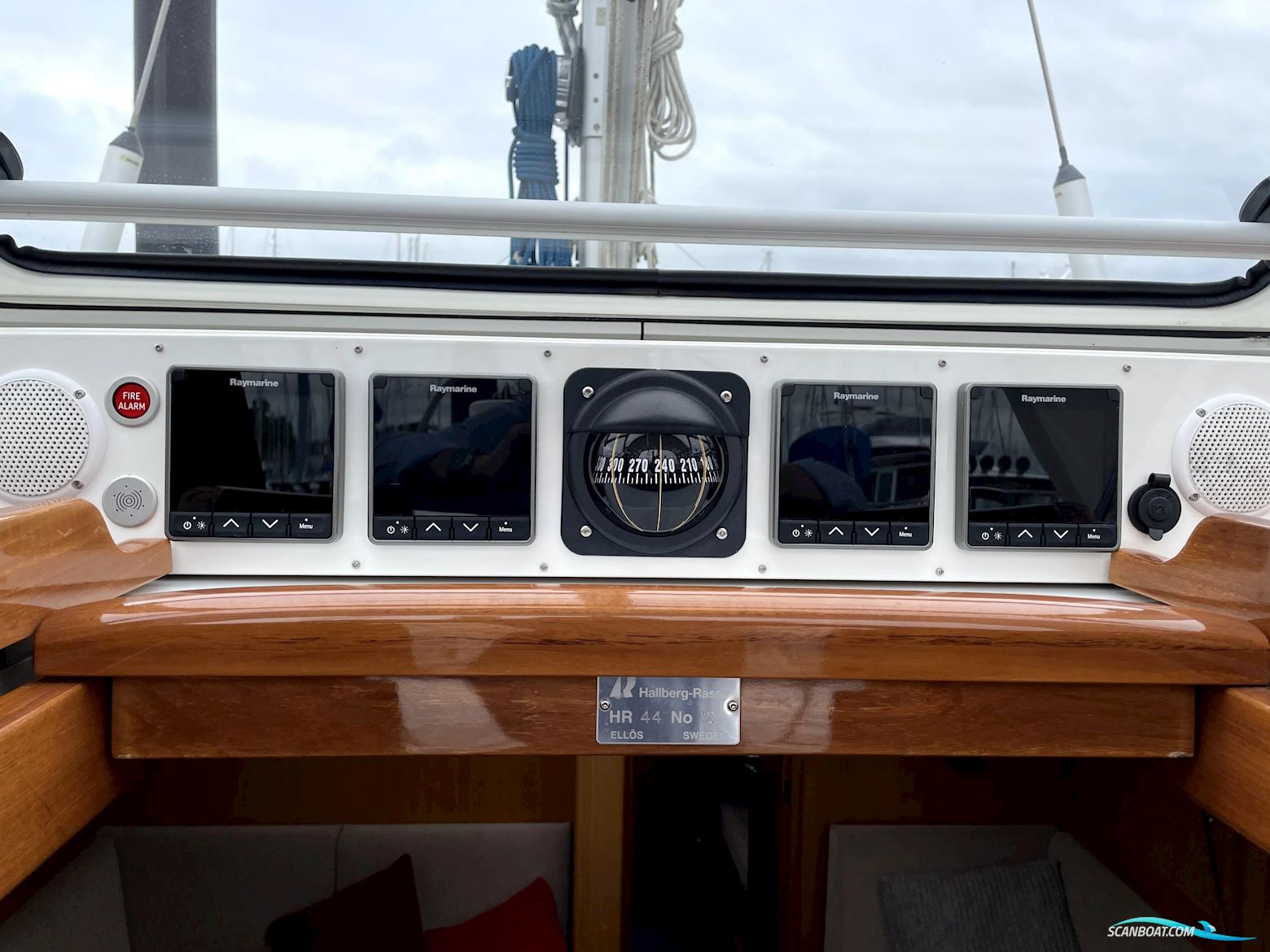 Hallberg Rassy 44