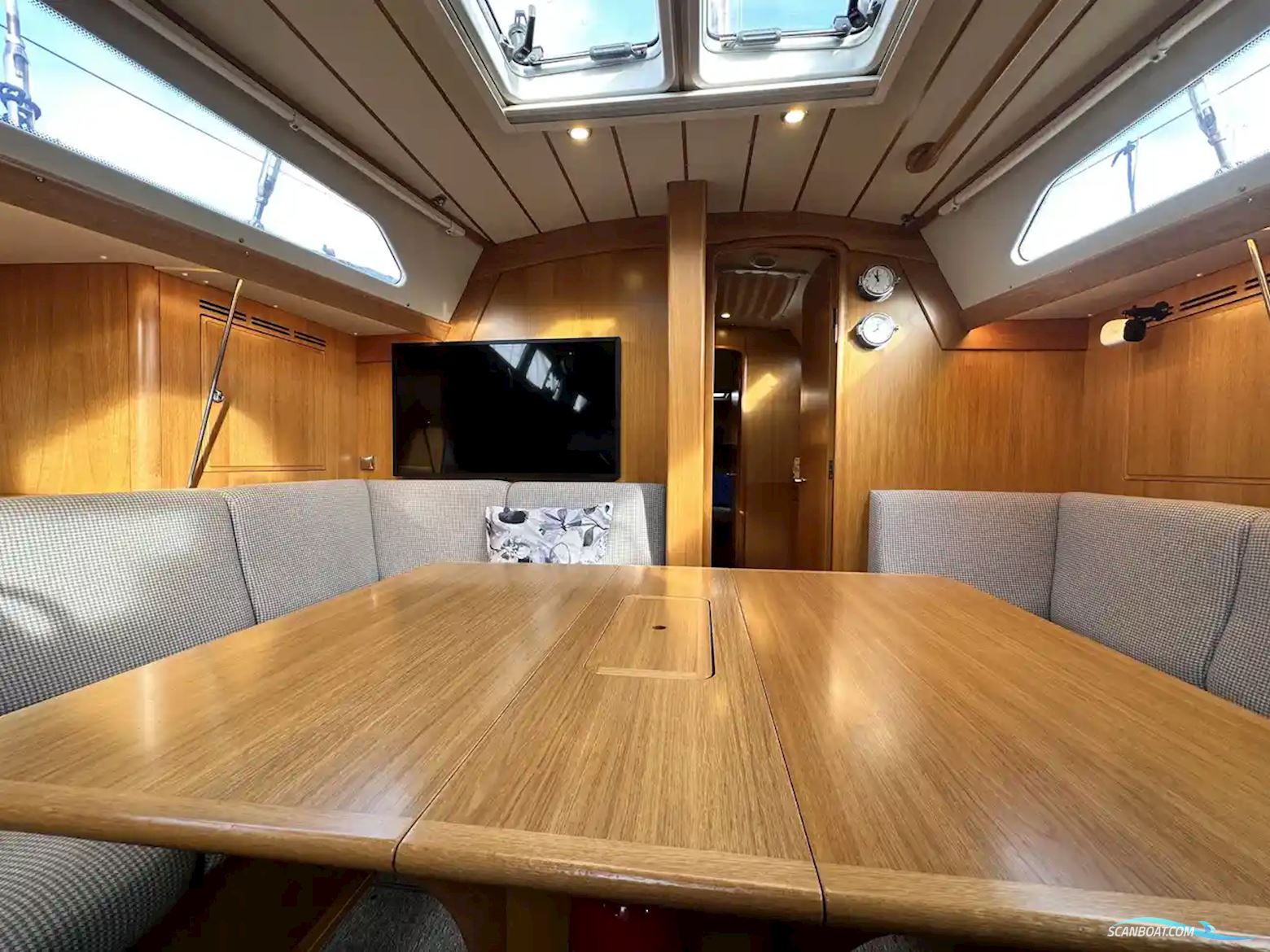 Hallberg-rassy 44