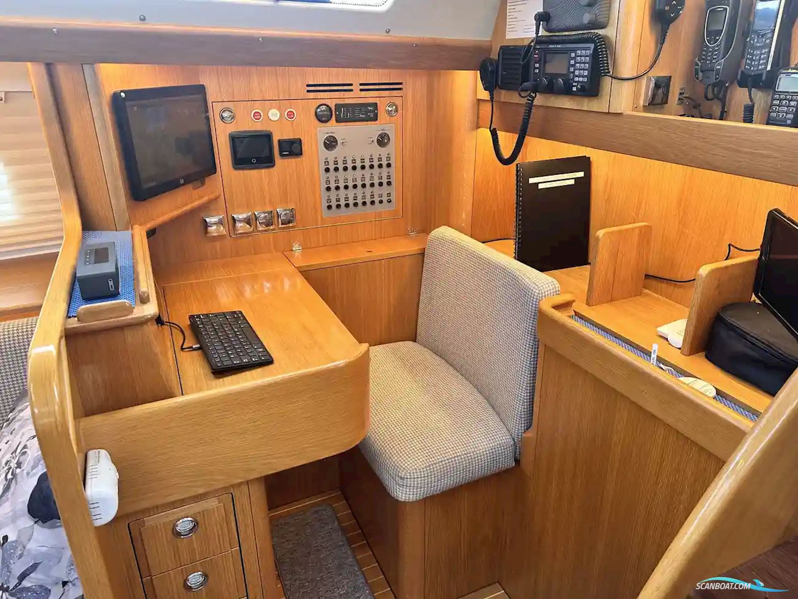 Hallberg-rassy 44
