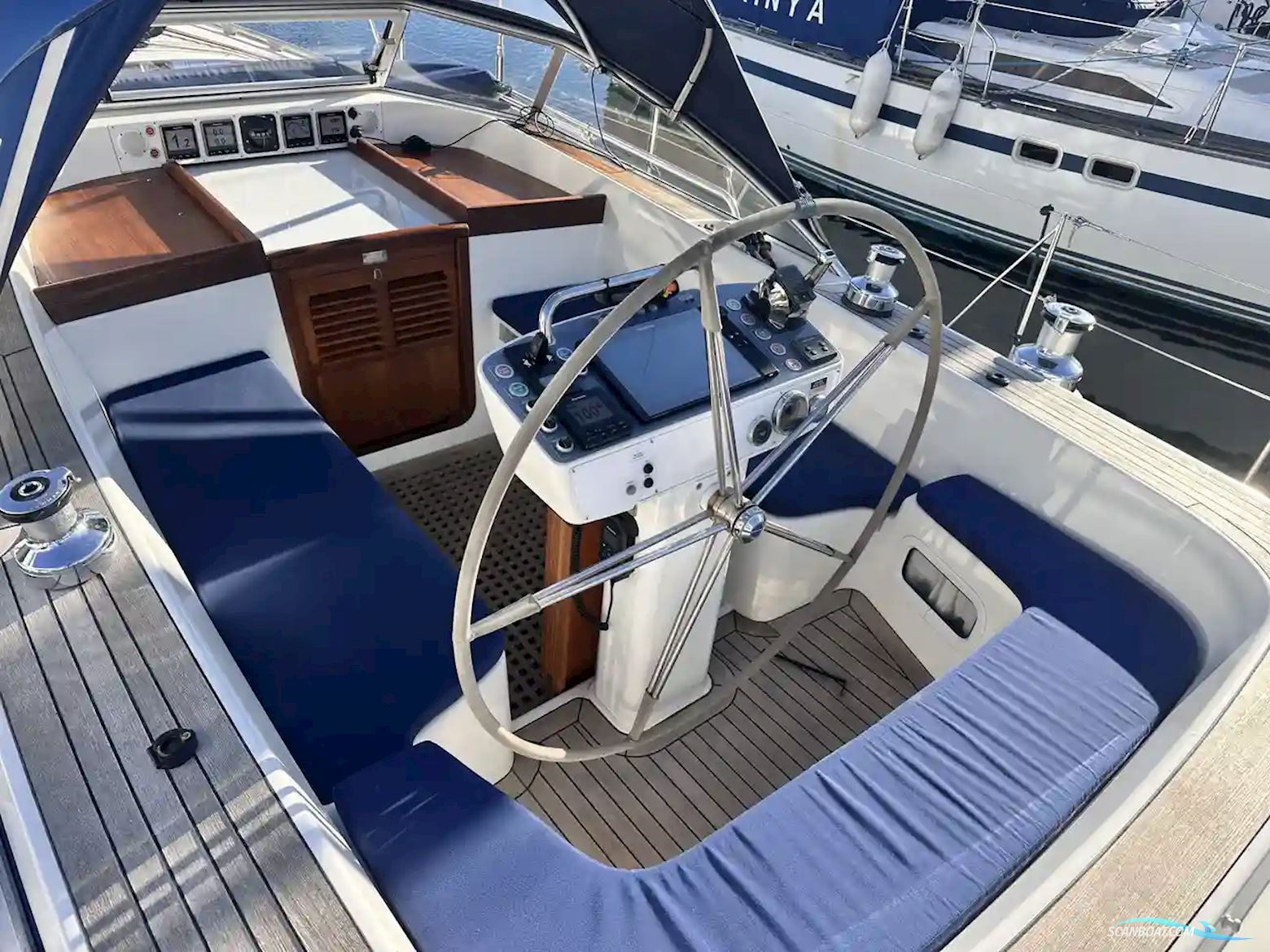 Hallberg-rassy 44