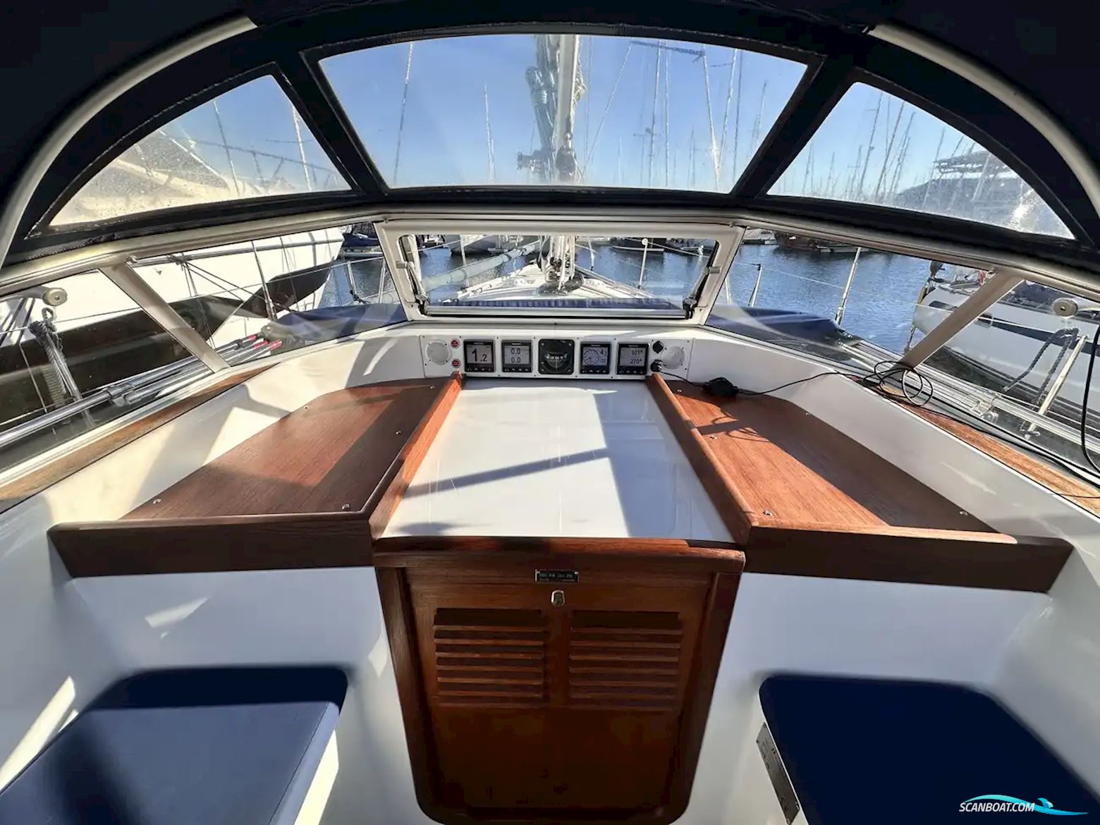 Hallberg-rassy 44
