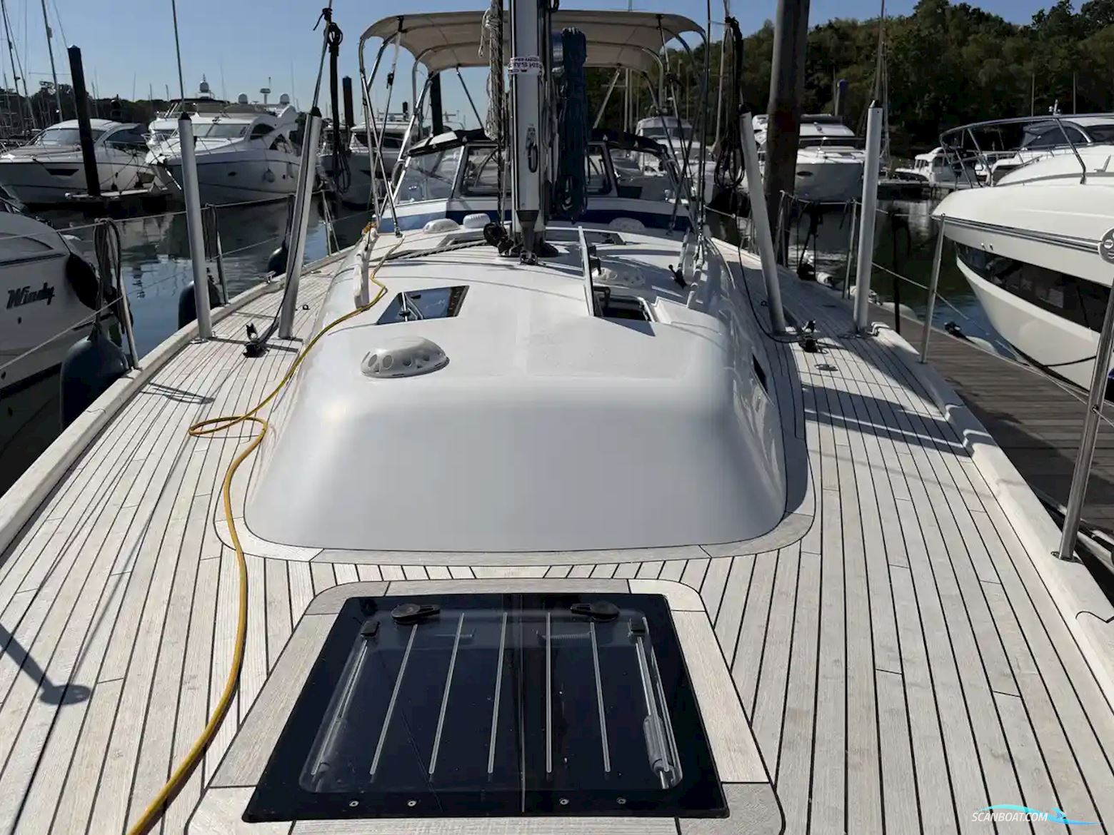 Hallberg-Rassy 44