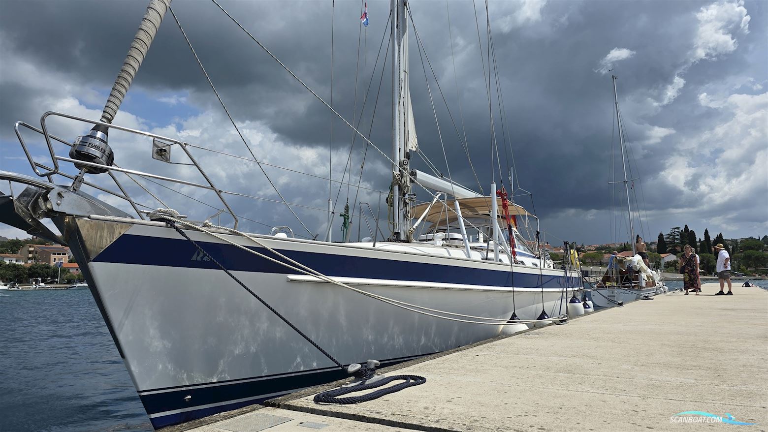 Hallberg Rassy 48