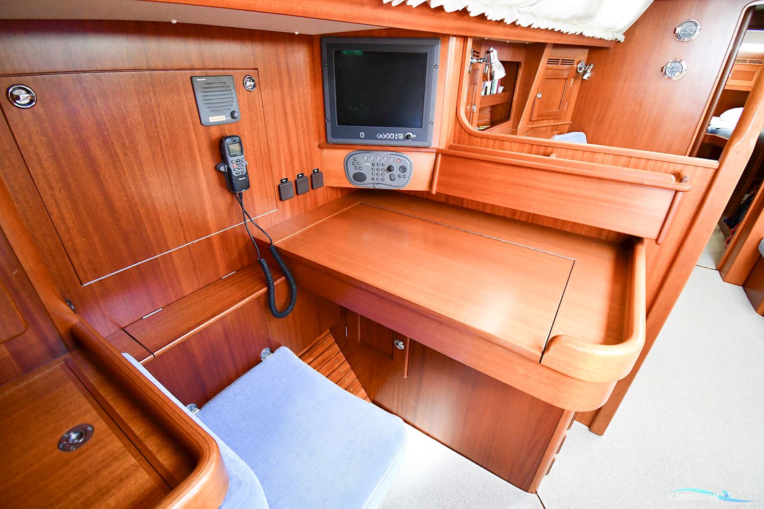 Hallberg-Rassy 48