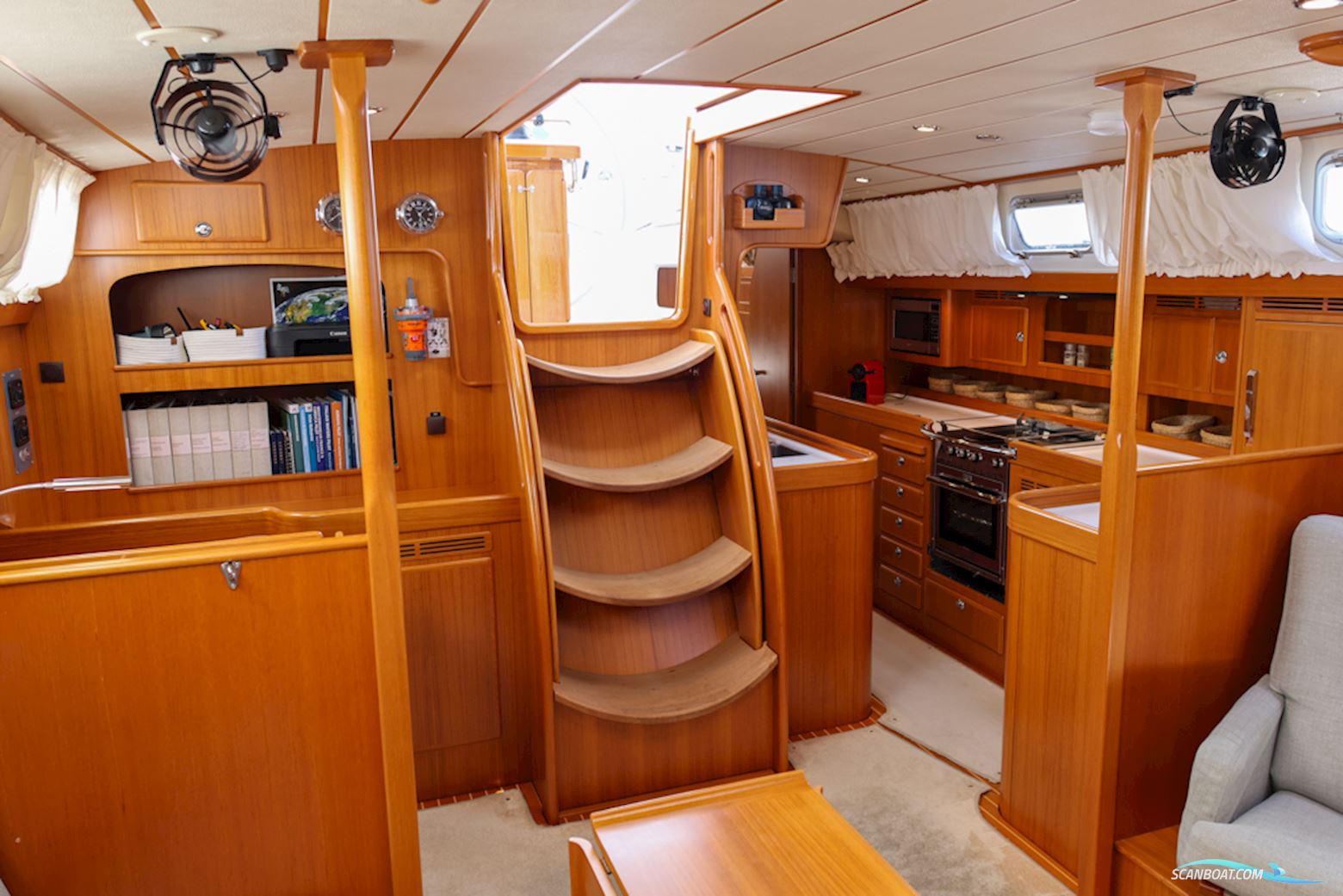 Hallberg-Rassy 54
