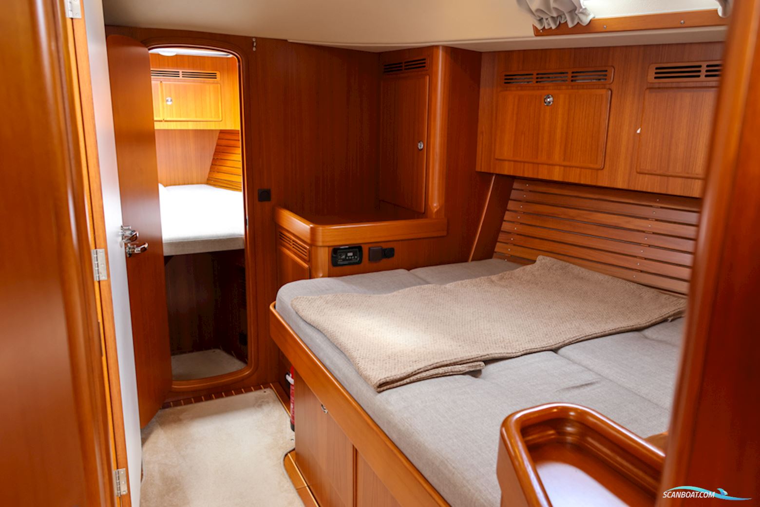 Hallberg-Rassy 54