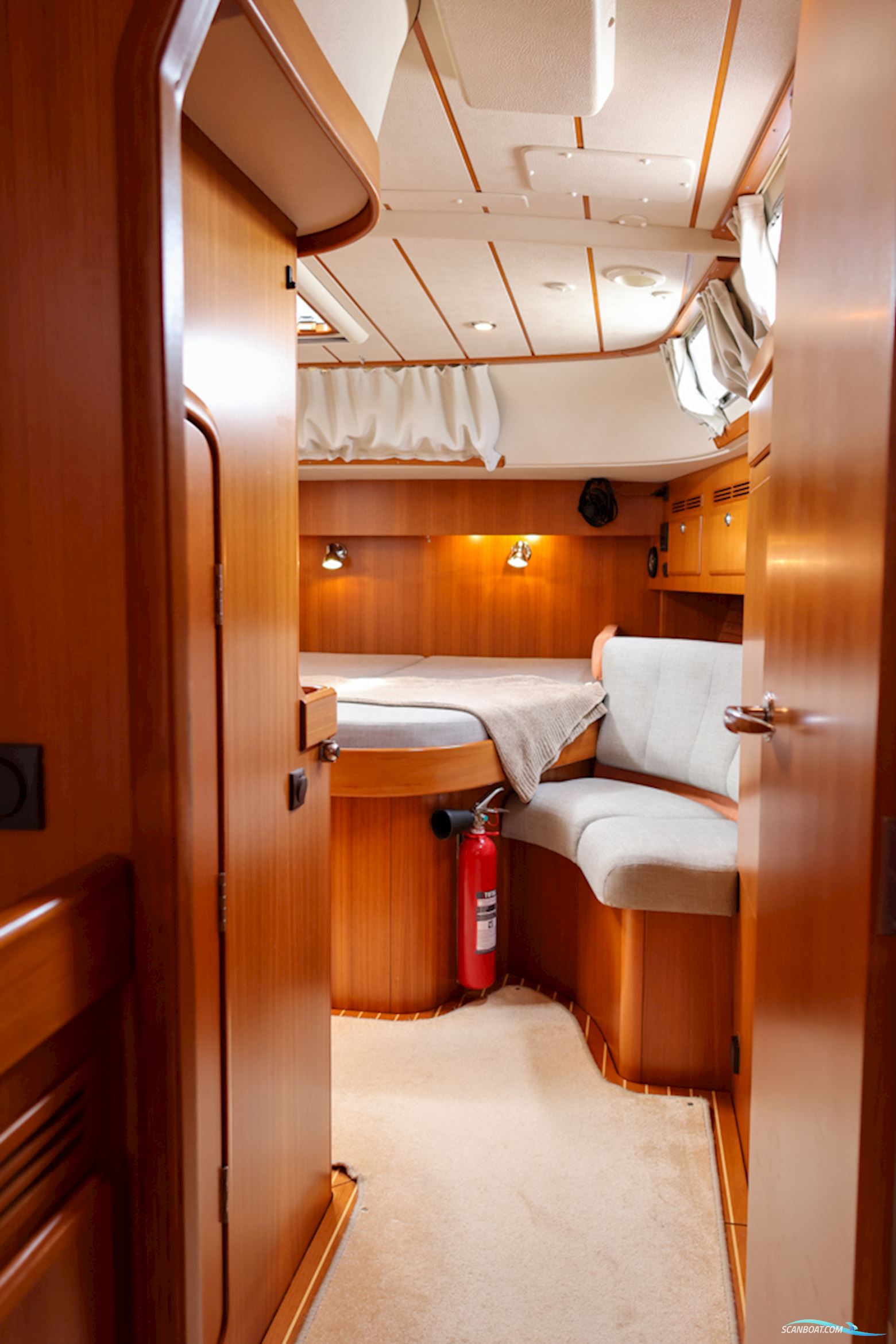 Hallberg-Rassy 54