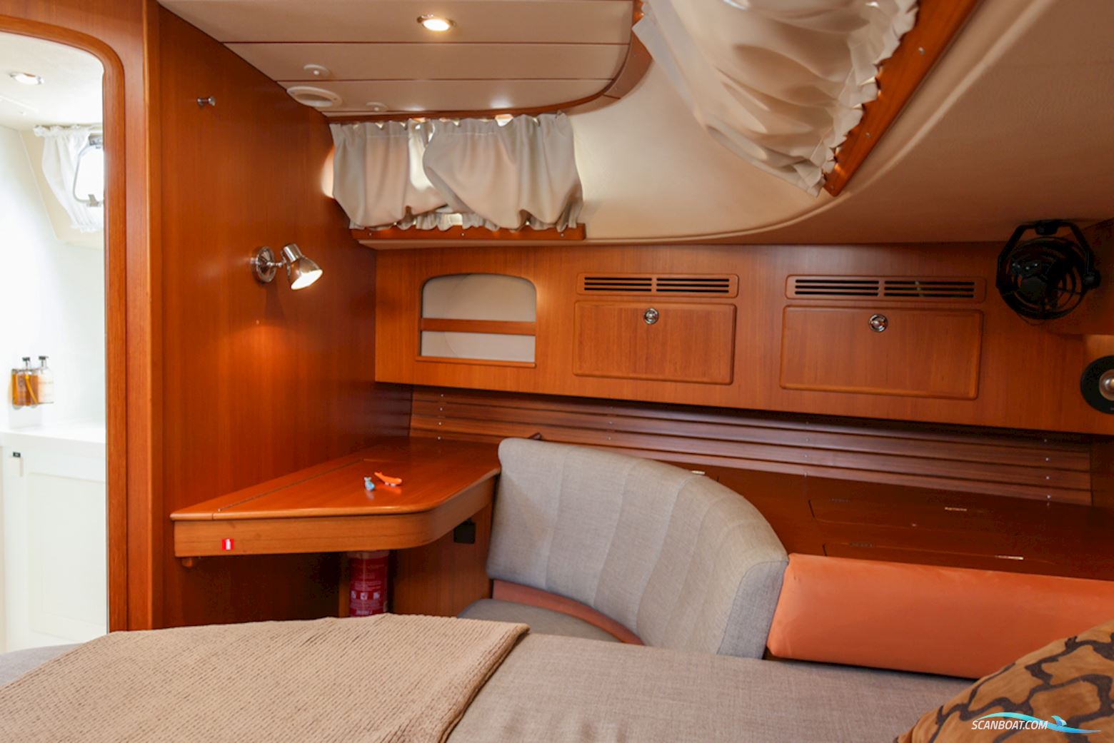 Hallberg-Rassy 54