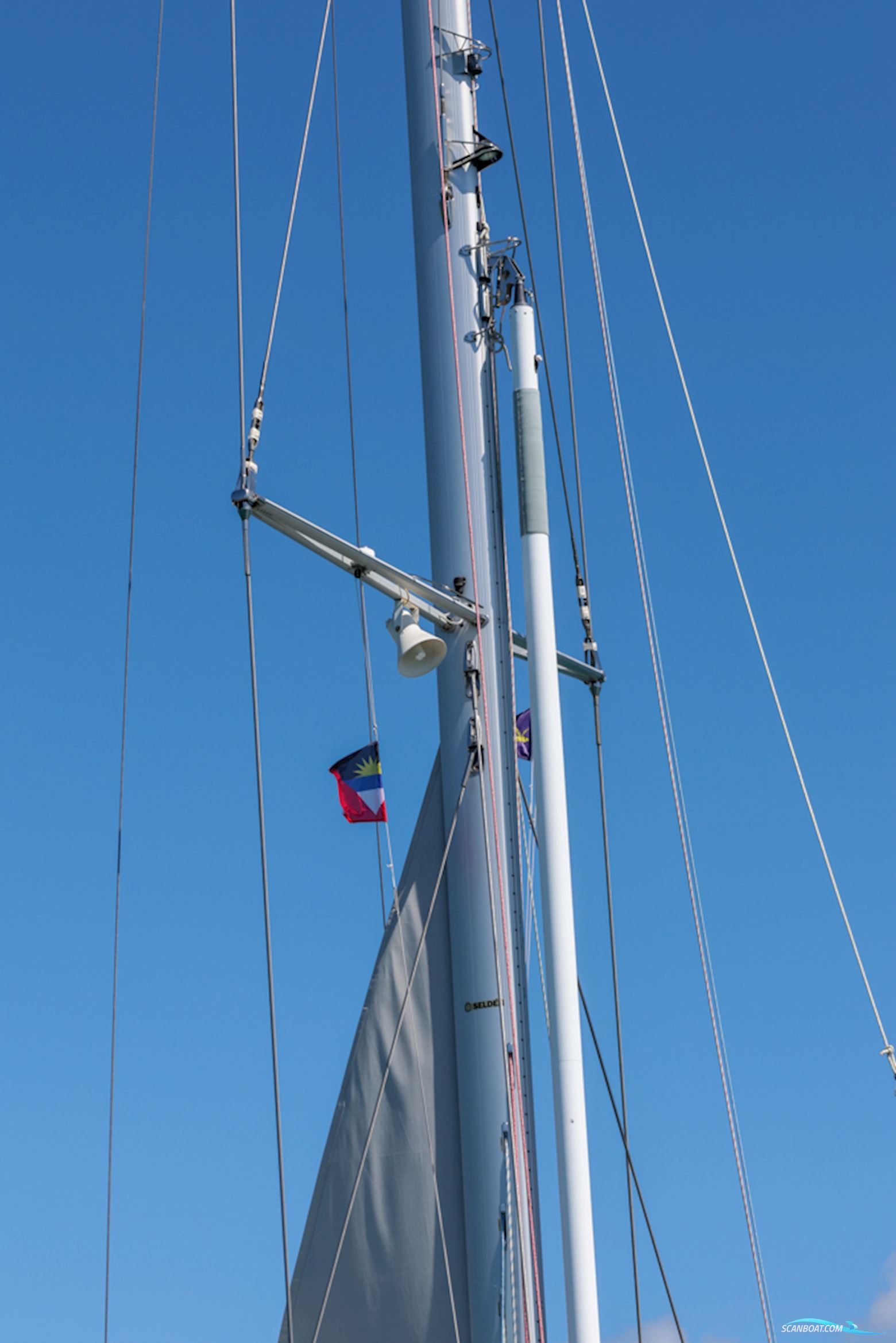 Hallberg-Rassy 54
