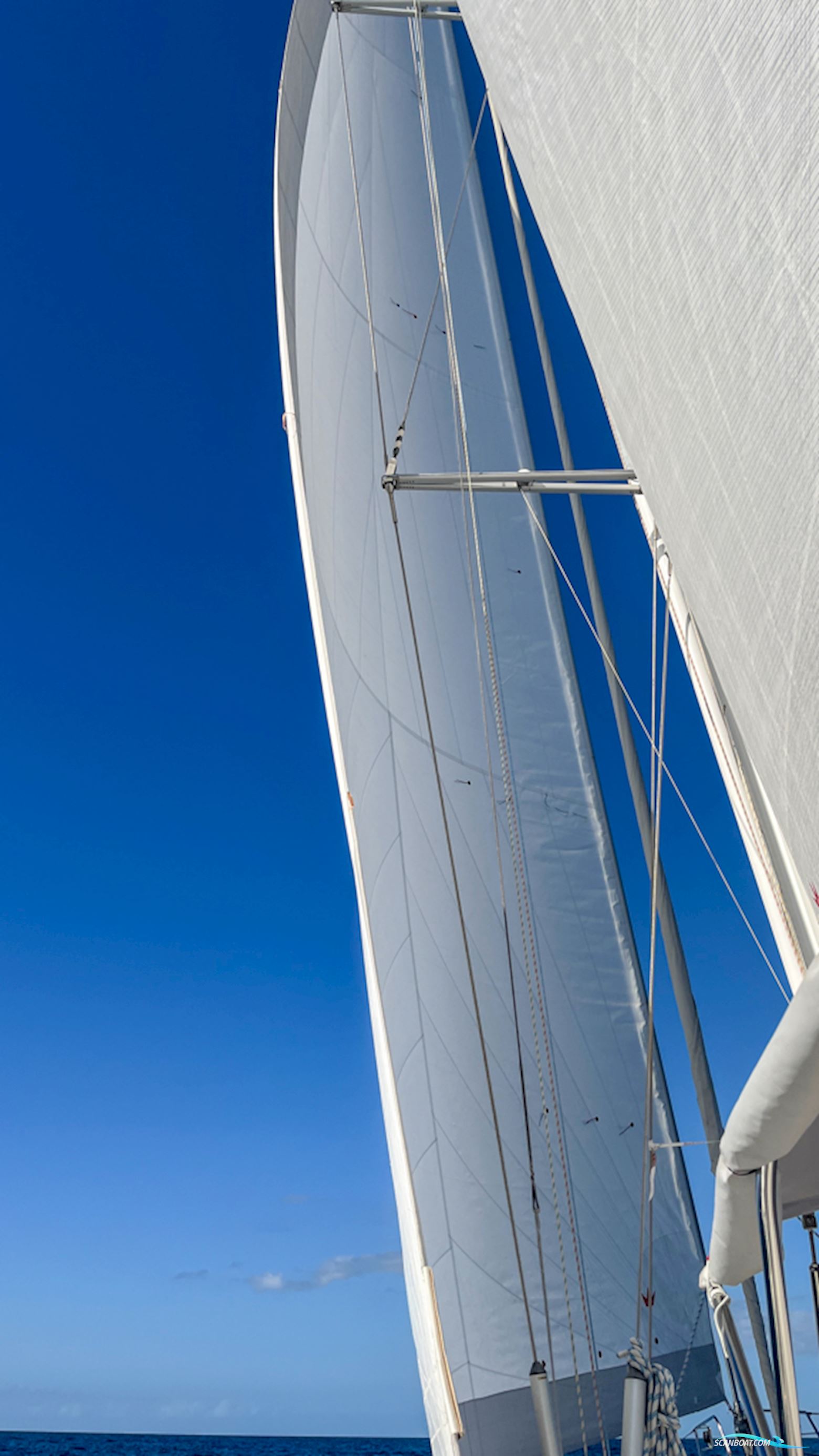 Hallberg-Rassy 54