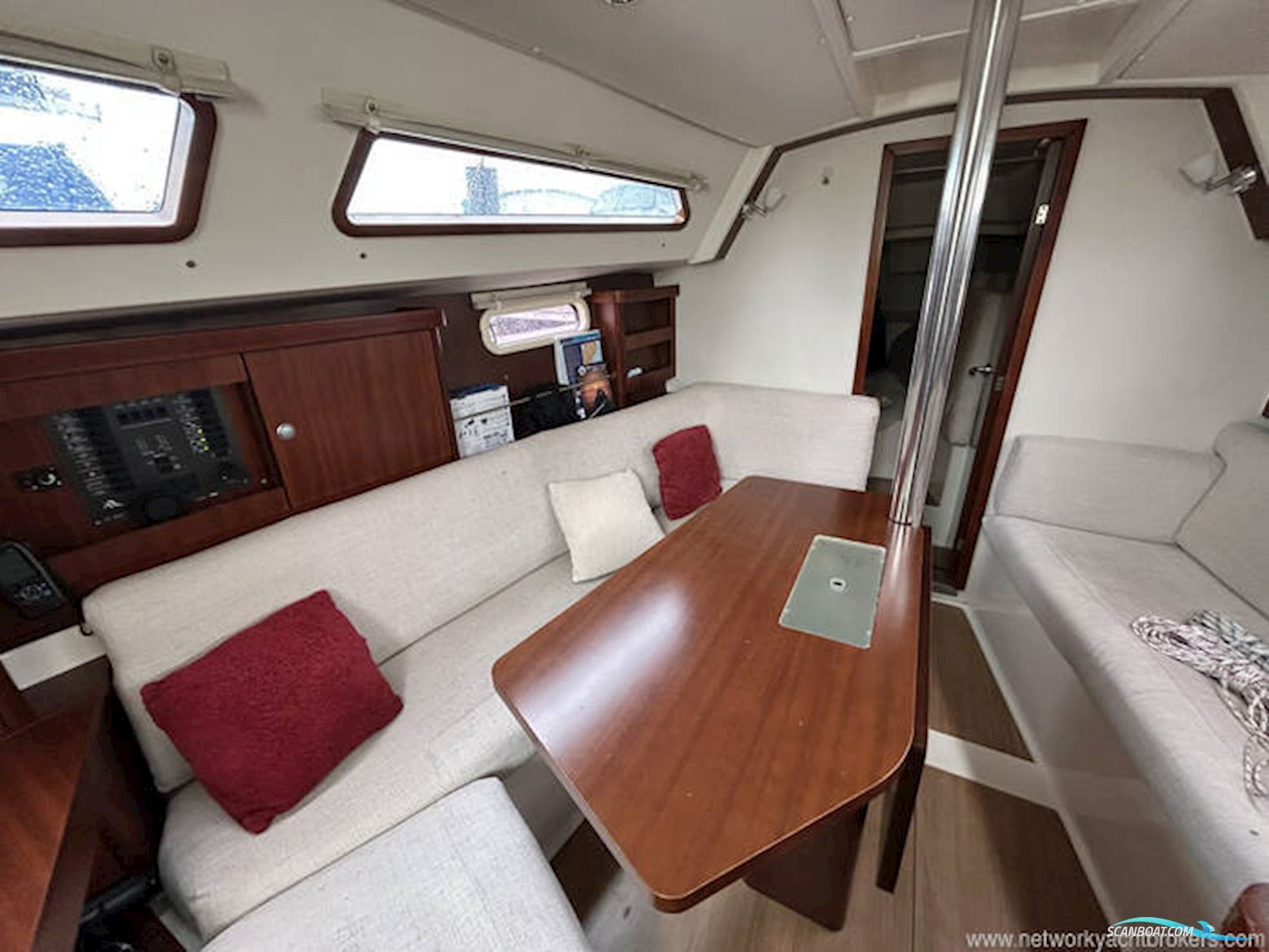 Hanse 320