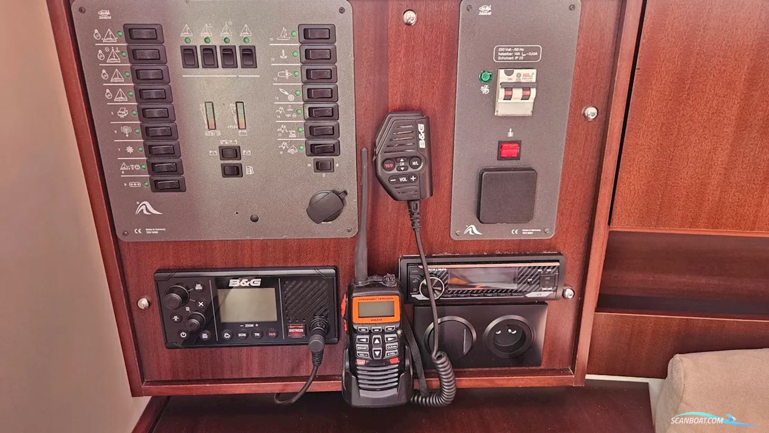Hanse 320