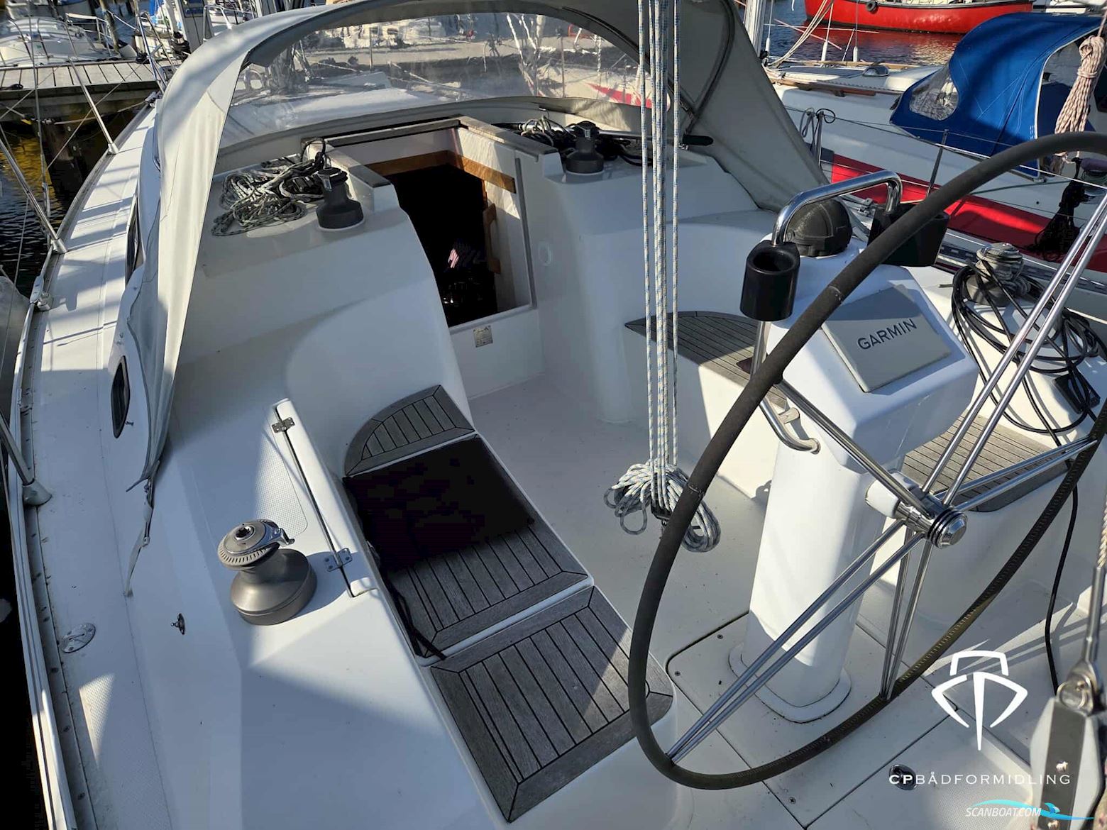 Hanse 325