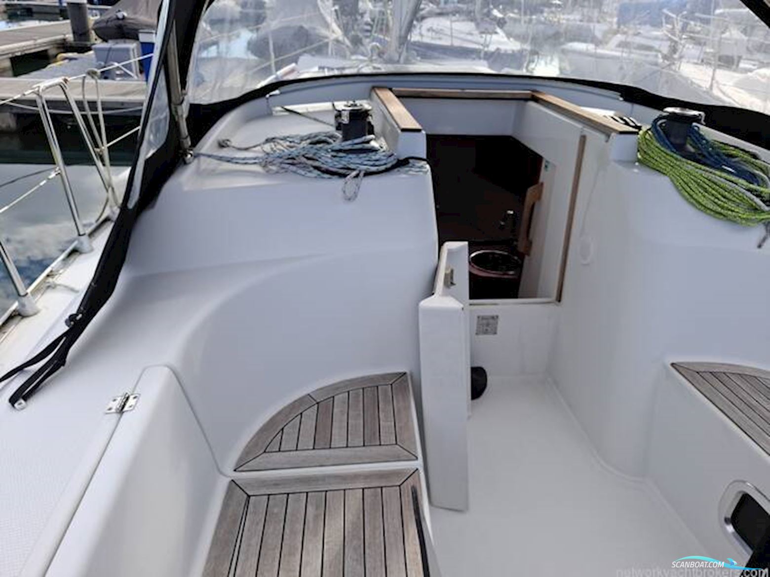 Hanse 325