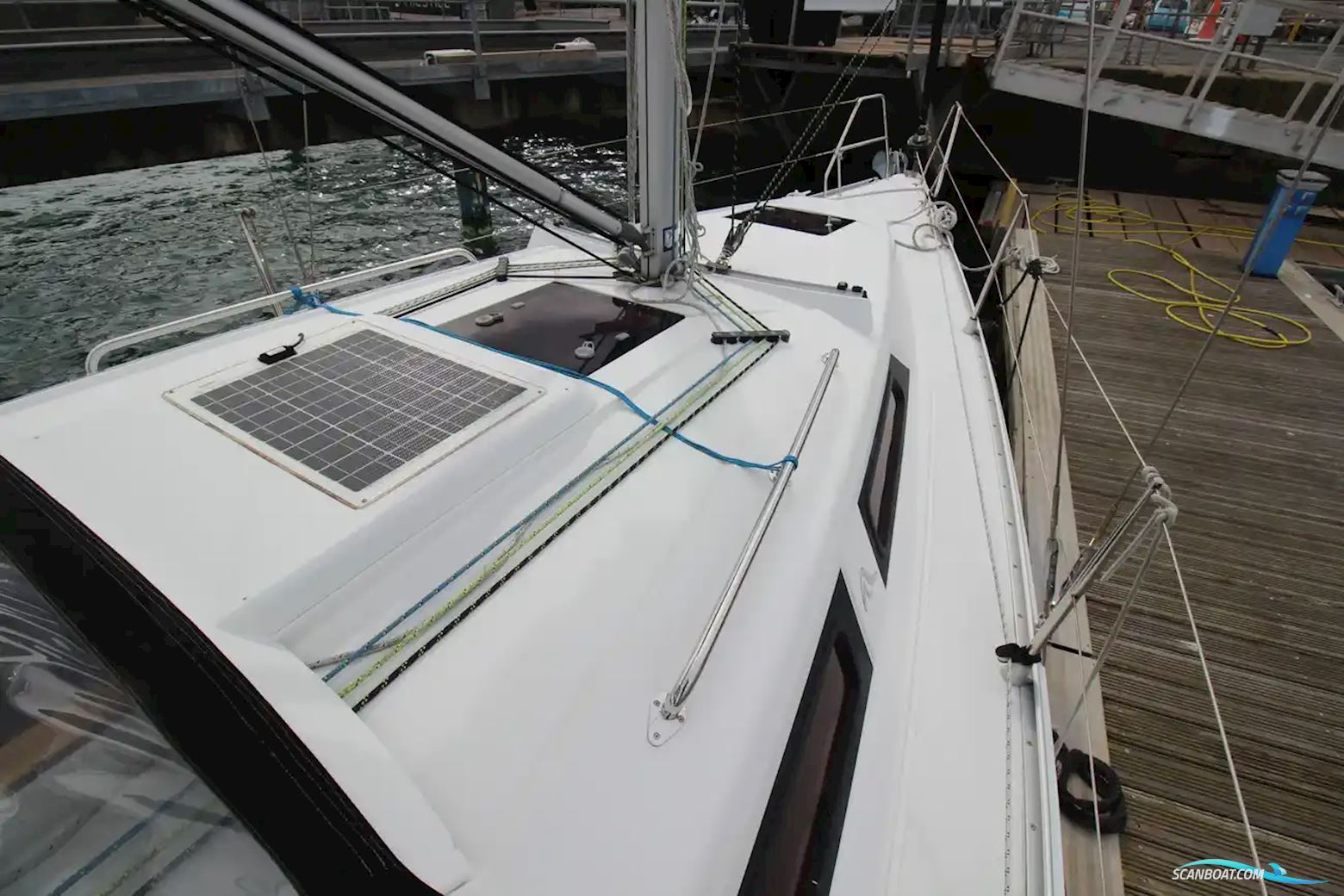 Hanse 325