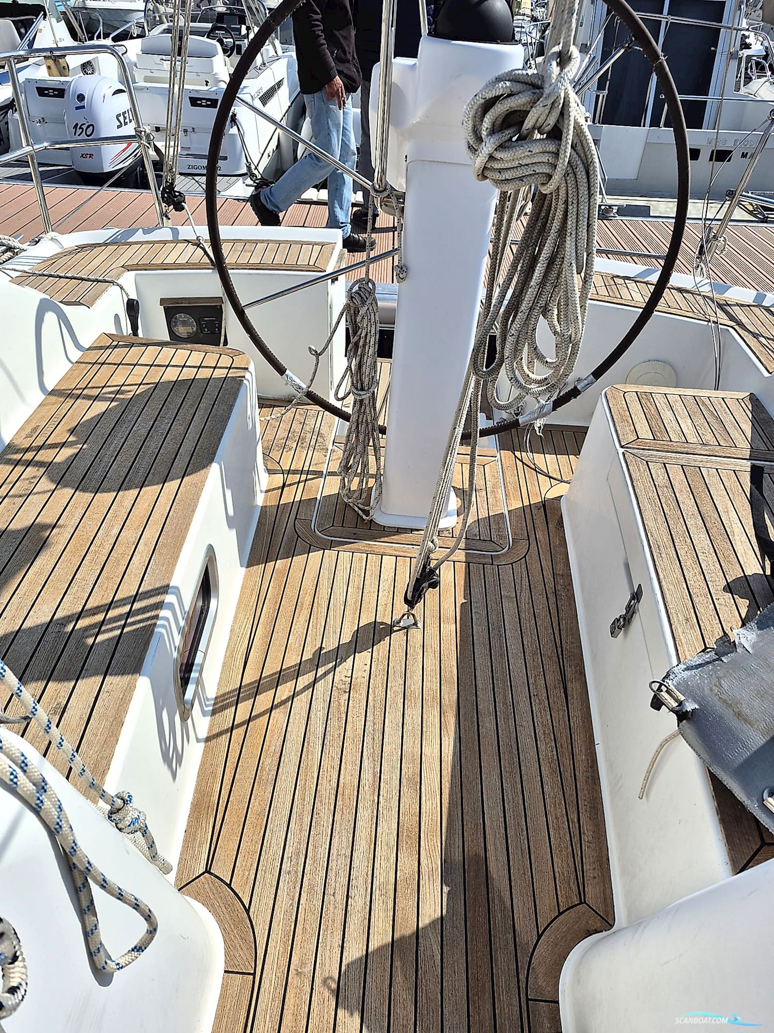 Hanse 325
