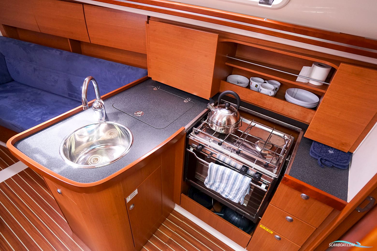 Hanse 325