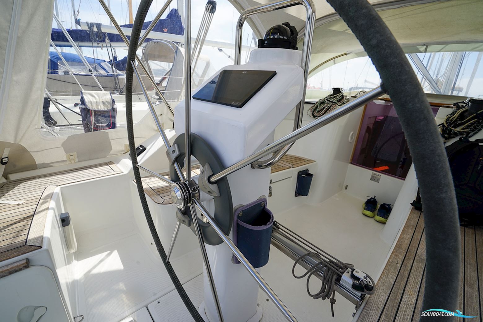 Hanse 325