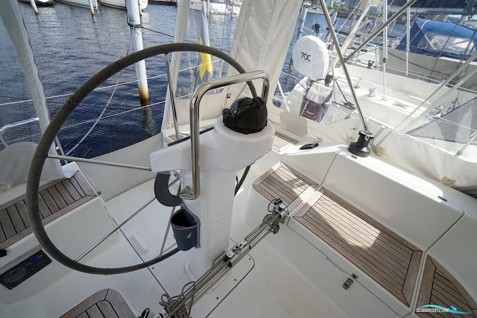 Hanse 325