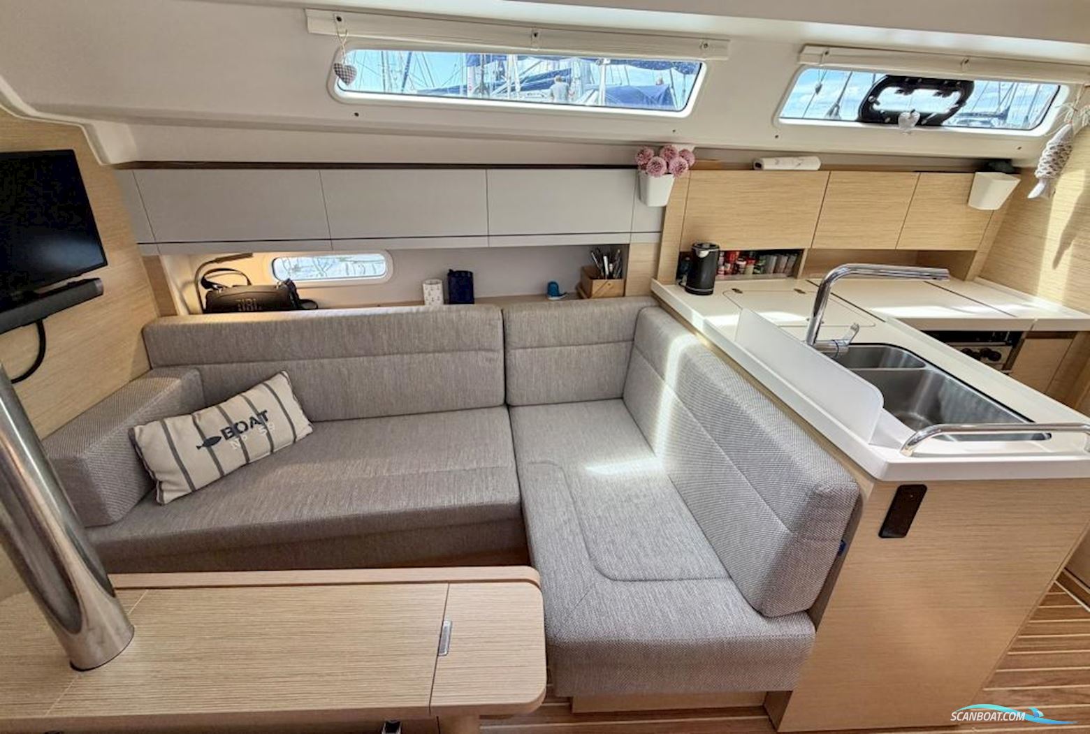 Hanse 348