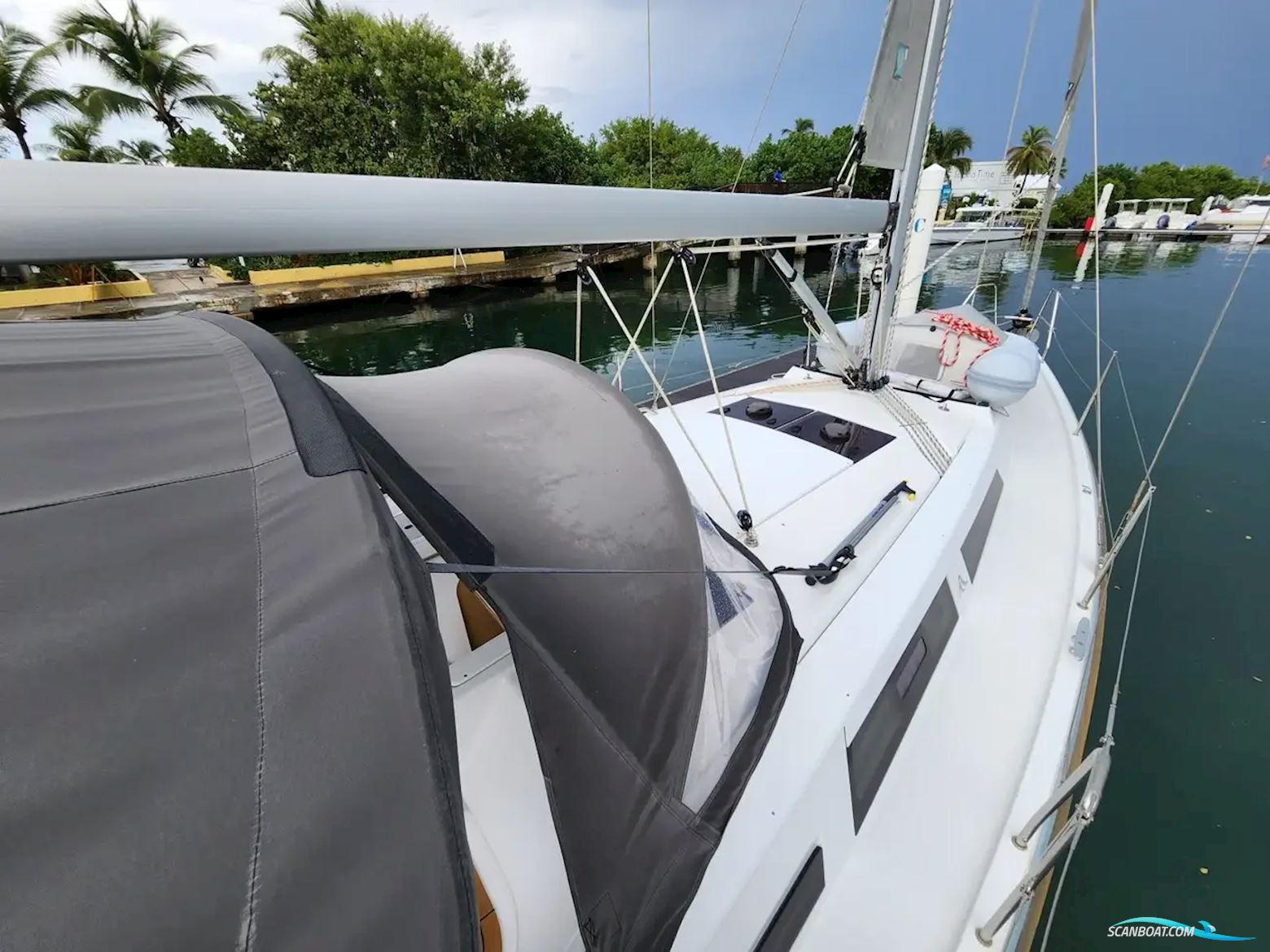 Hanse 348