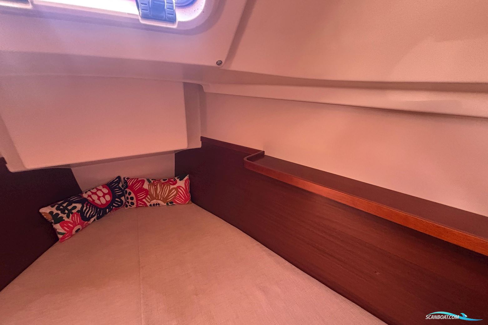 Hanse 370
