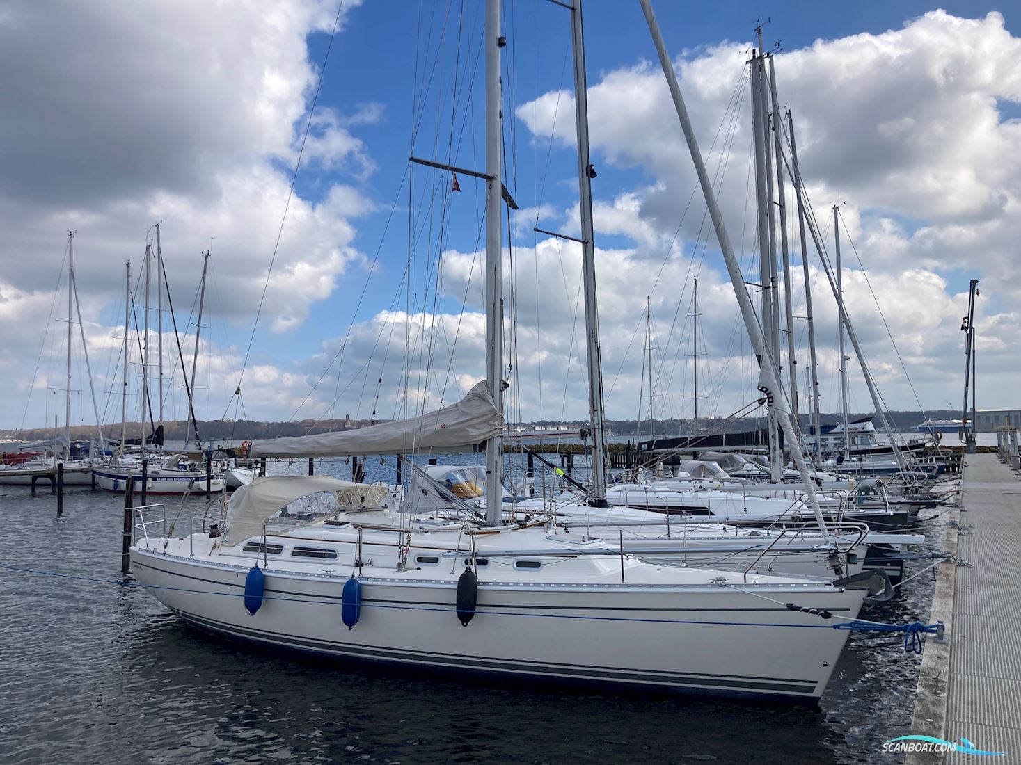 Hanse 371
