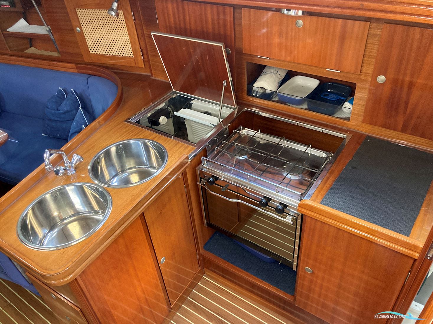 Hanse 371